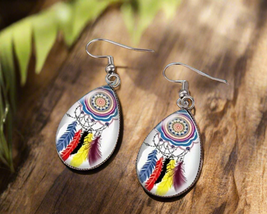 Feather pattern earrings